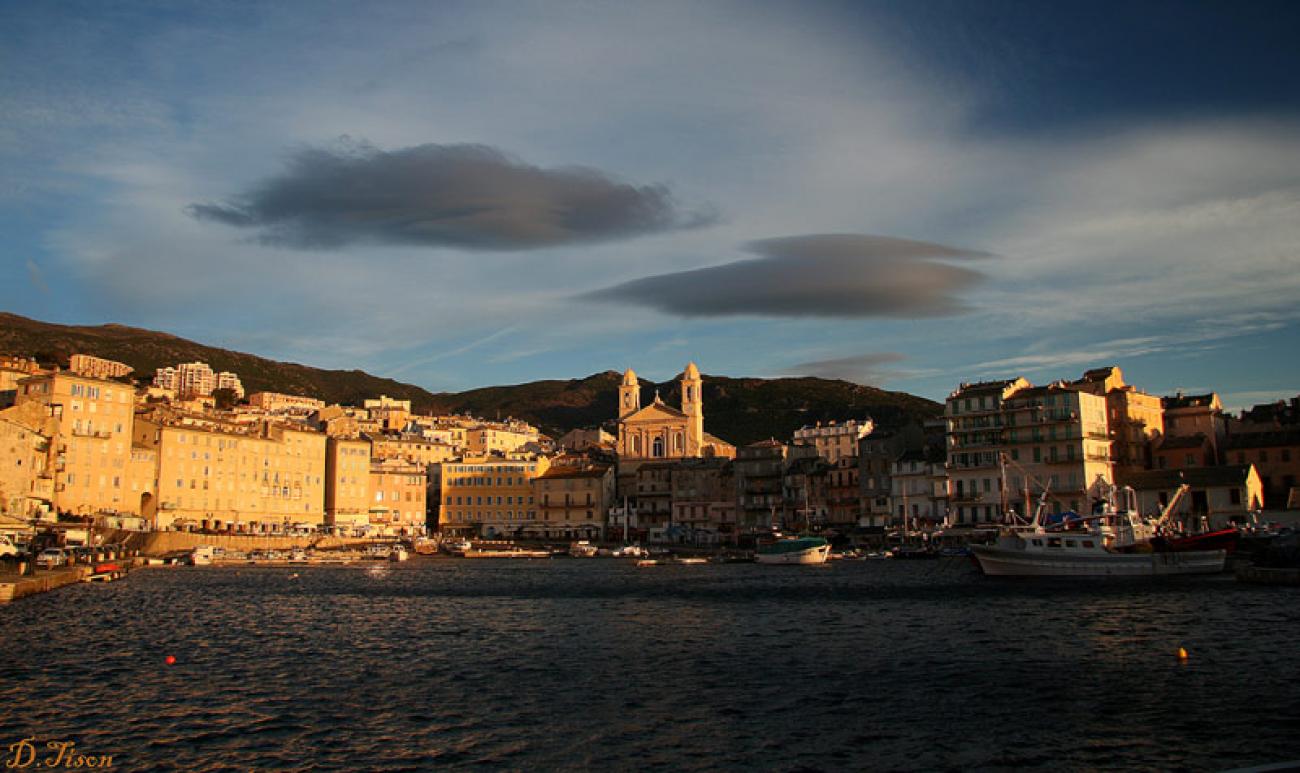 5cu_VIEUX PORT DE BASTIA.jpg